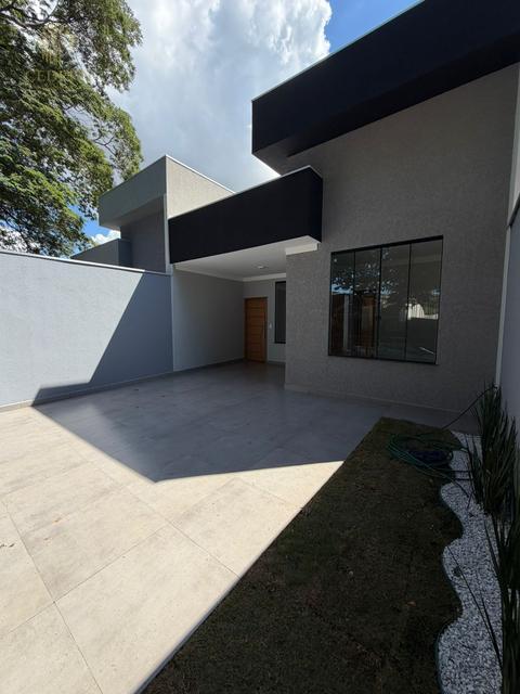 Casa à venda em Maringá, Jardim Requião, com 3 quartos, 80 m², com área gourmet